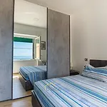 Jn House Daire