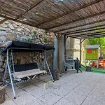 Jn House Daire *